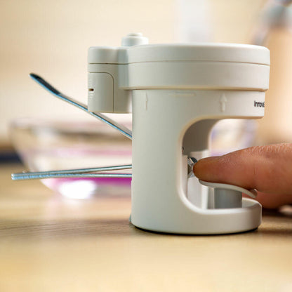 Luz de Precisión - Cortaúñas con lupa y luz integrada