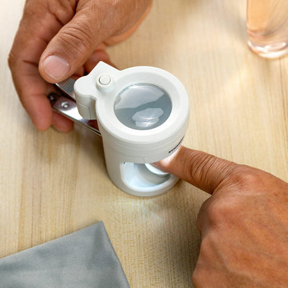 Luz de Precisión - Cortaúñas con lupa y luz integrada